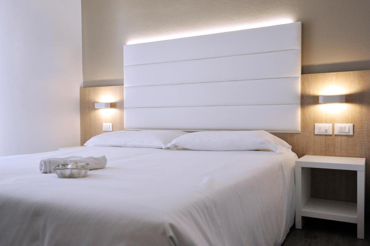 Hotel Etna Caorle Extérieur photo