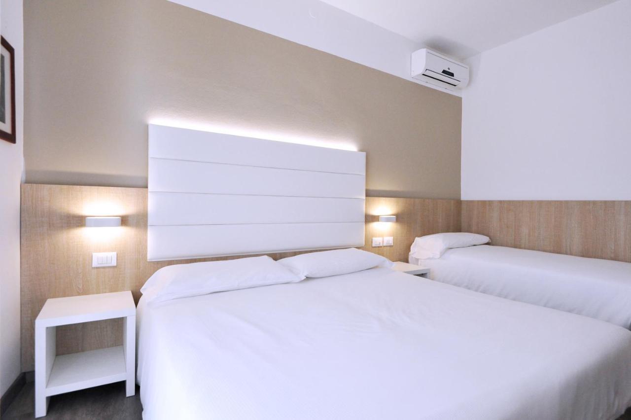 Hotel Etna Caorle Extérieur photo