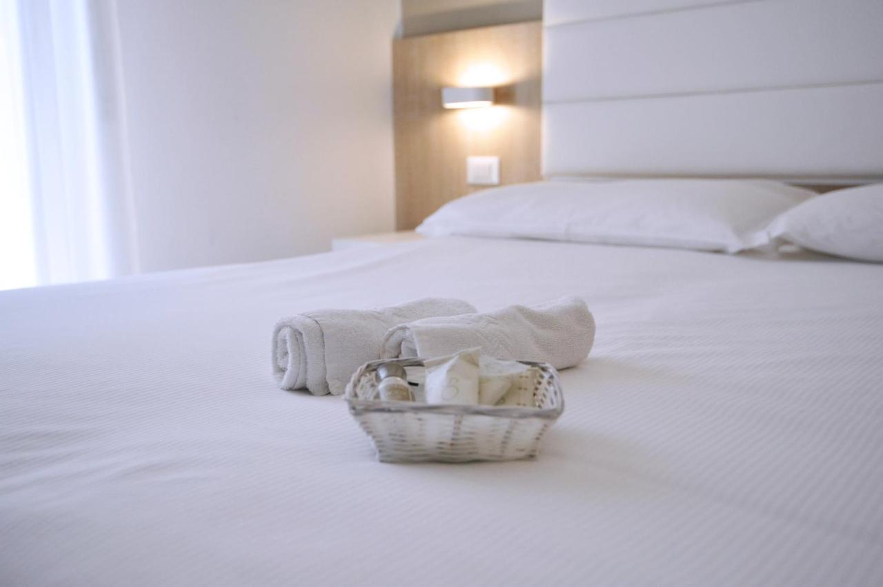 Hotel Etna Caorle Extérieur photo