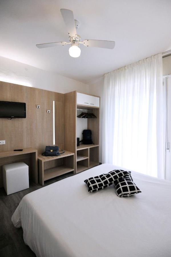 Hotel Etna Caorle Extérieur photo