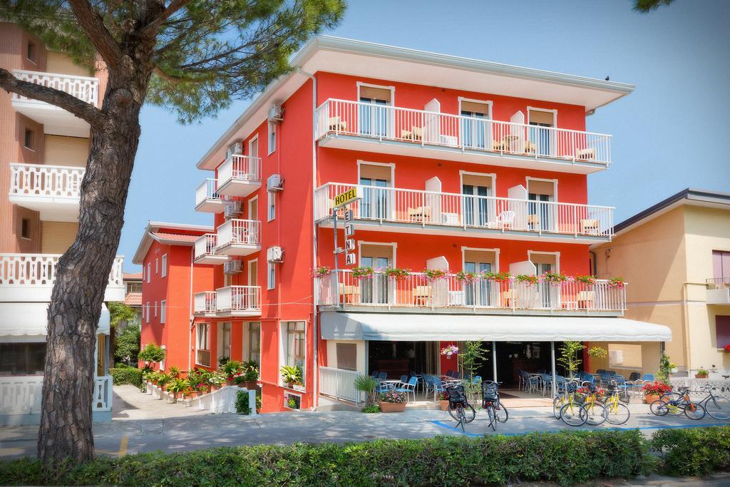 Hotel Etna Caorle Extérieur photo