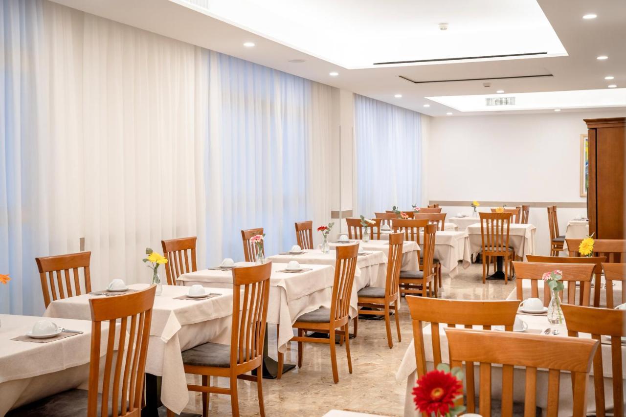 Hotel Etna Caorle Extérieur photo