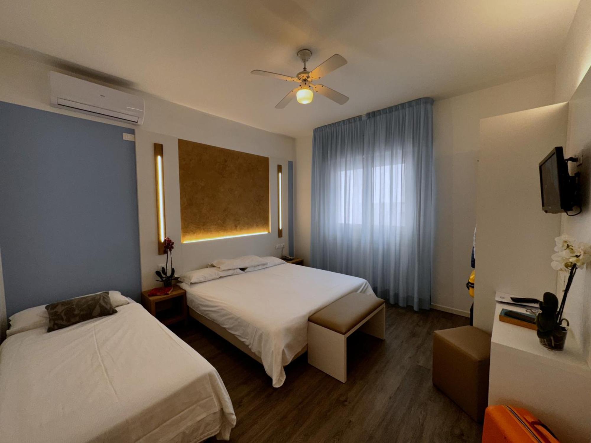 Hotel Etna Caorle Extérieur photo