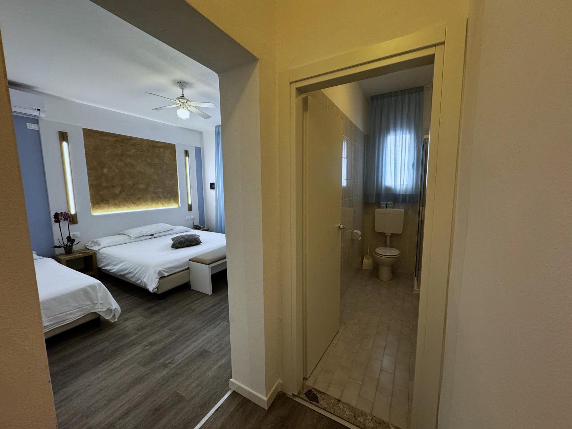 Hotel Etna Caorle Extérieur photo