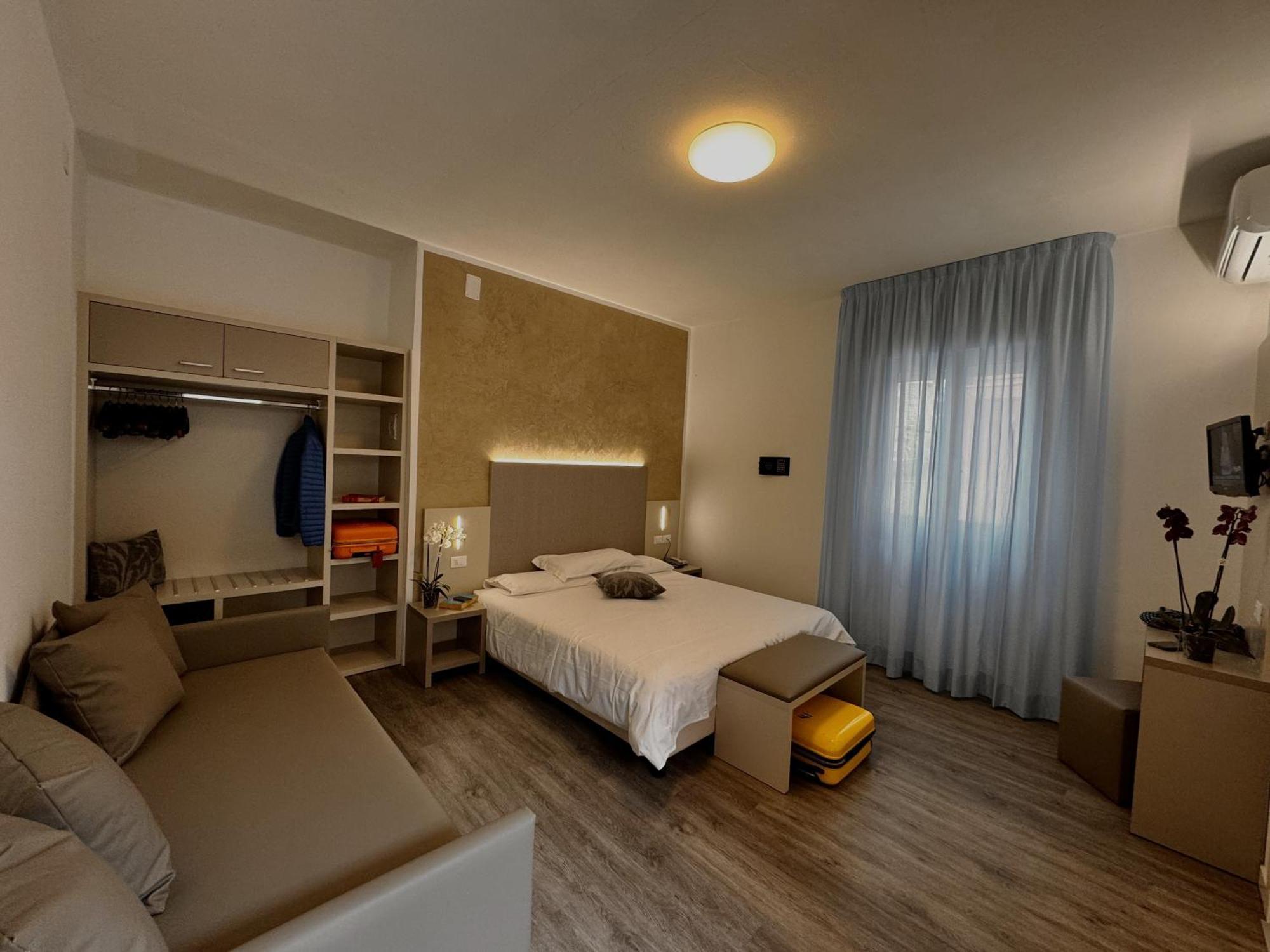 Hotel Etna Caorle Extérieur photo