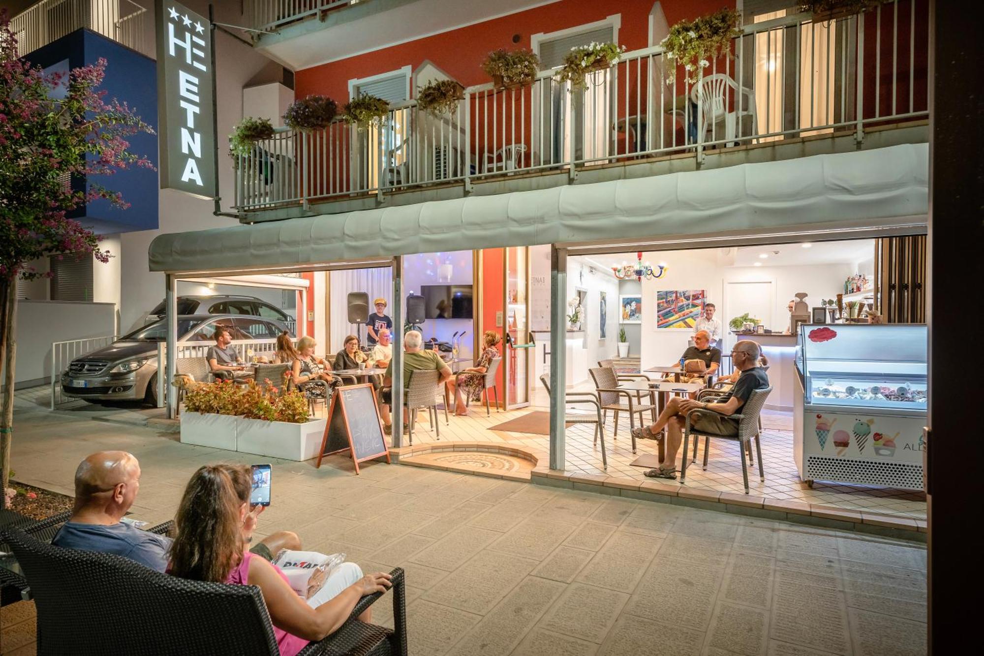 Hotel Etna Caorle Extérieur photo