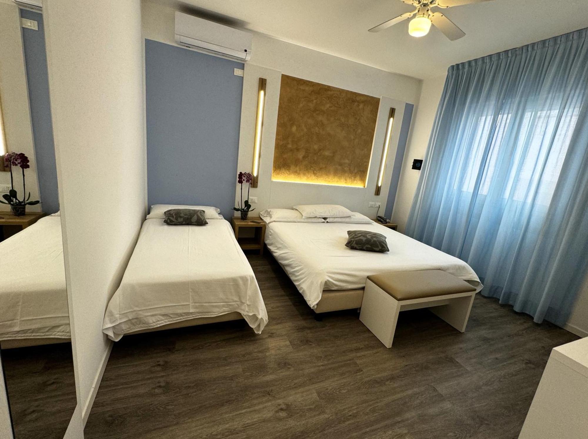 Hotel Etna Caorle Extérieur photo