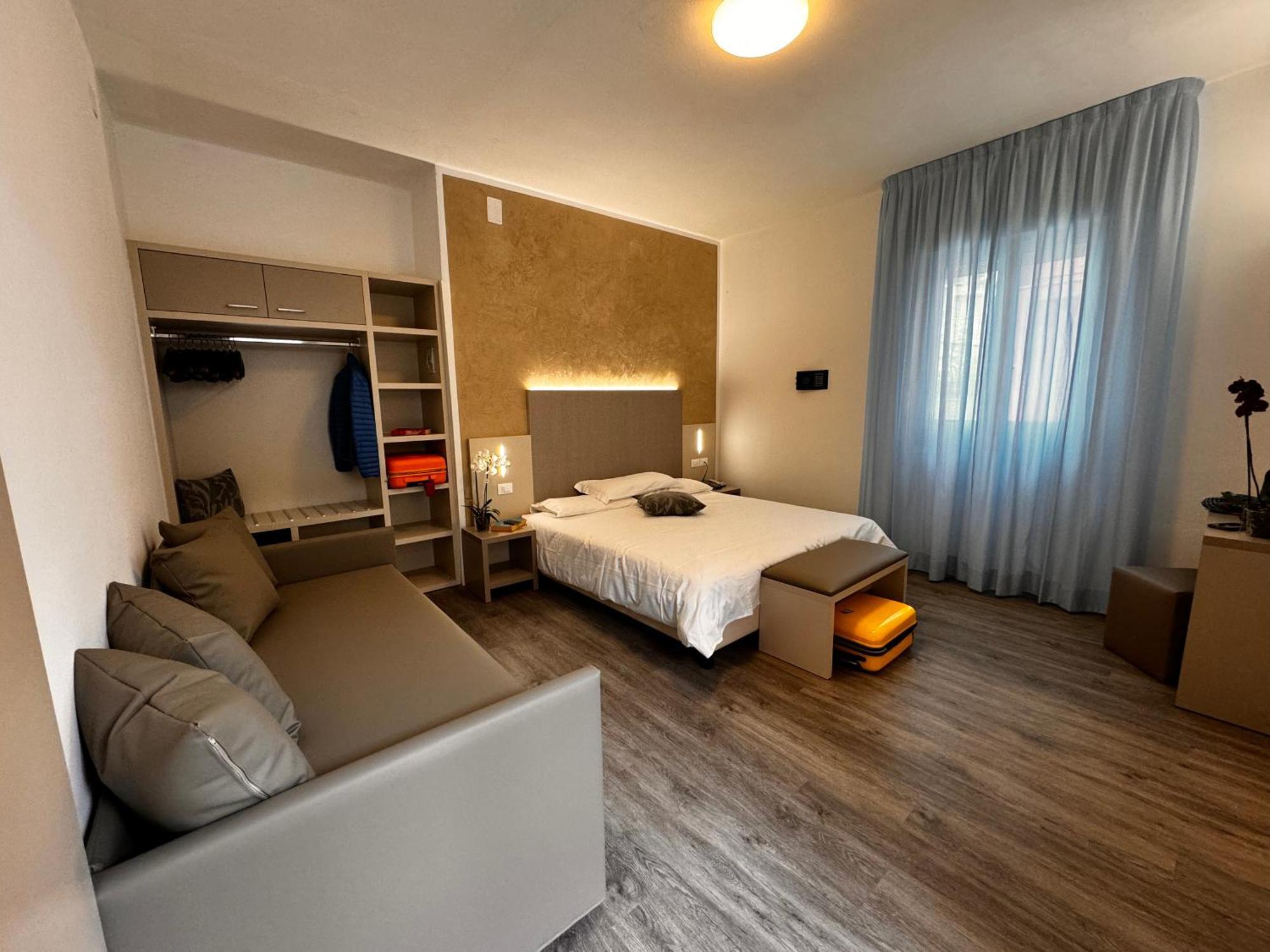 Hotel Etna Caorle Extérieur photo