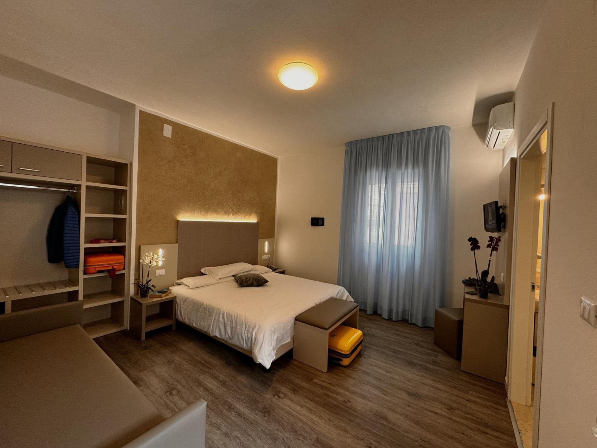 Hotel Etna Caorle Extérieur photo