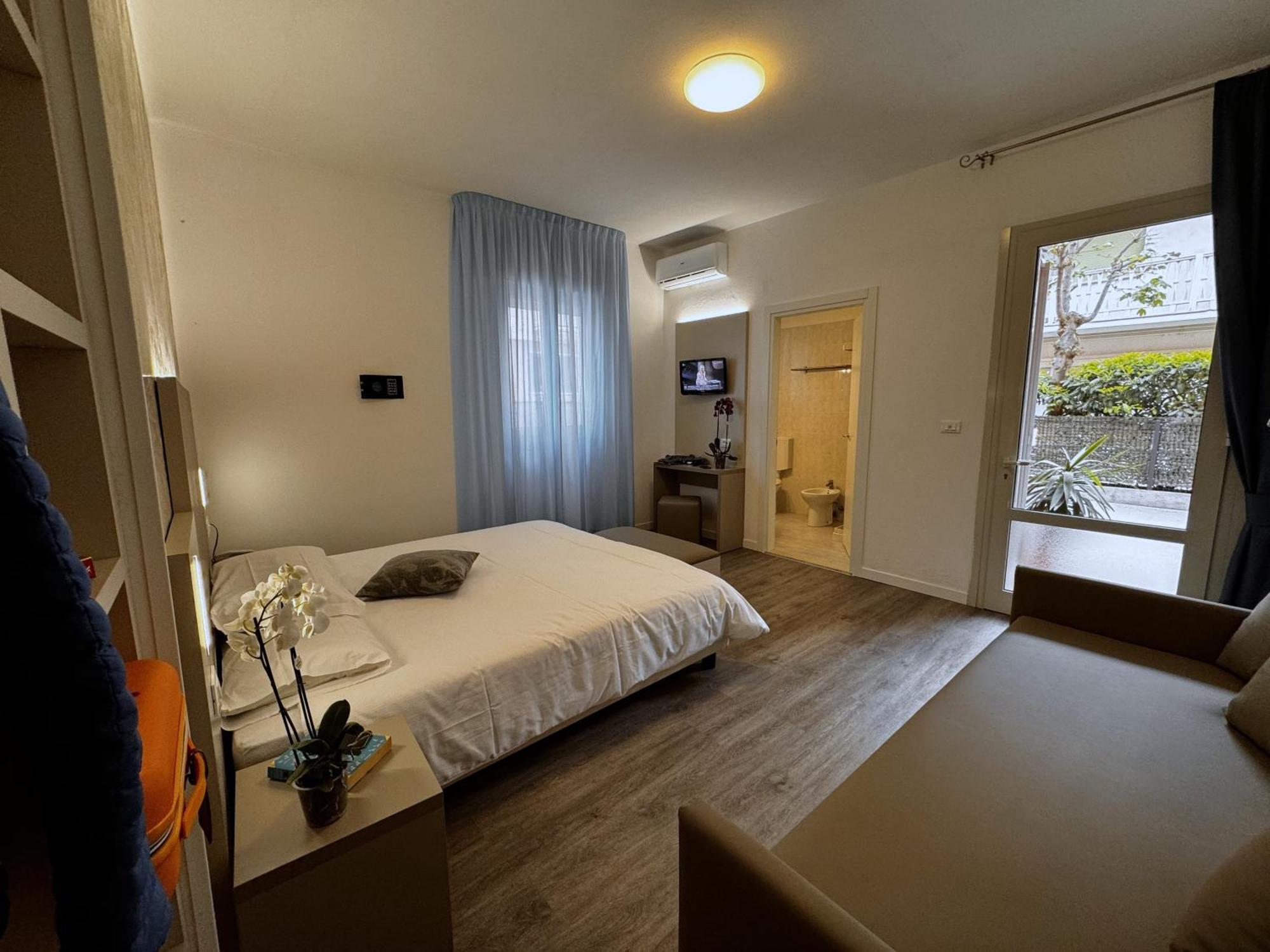 Hotel Etna Caorle Extérieur photo
