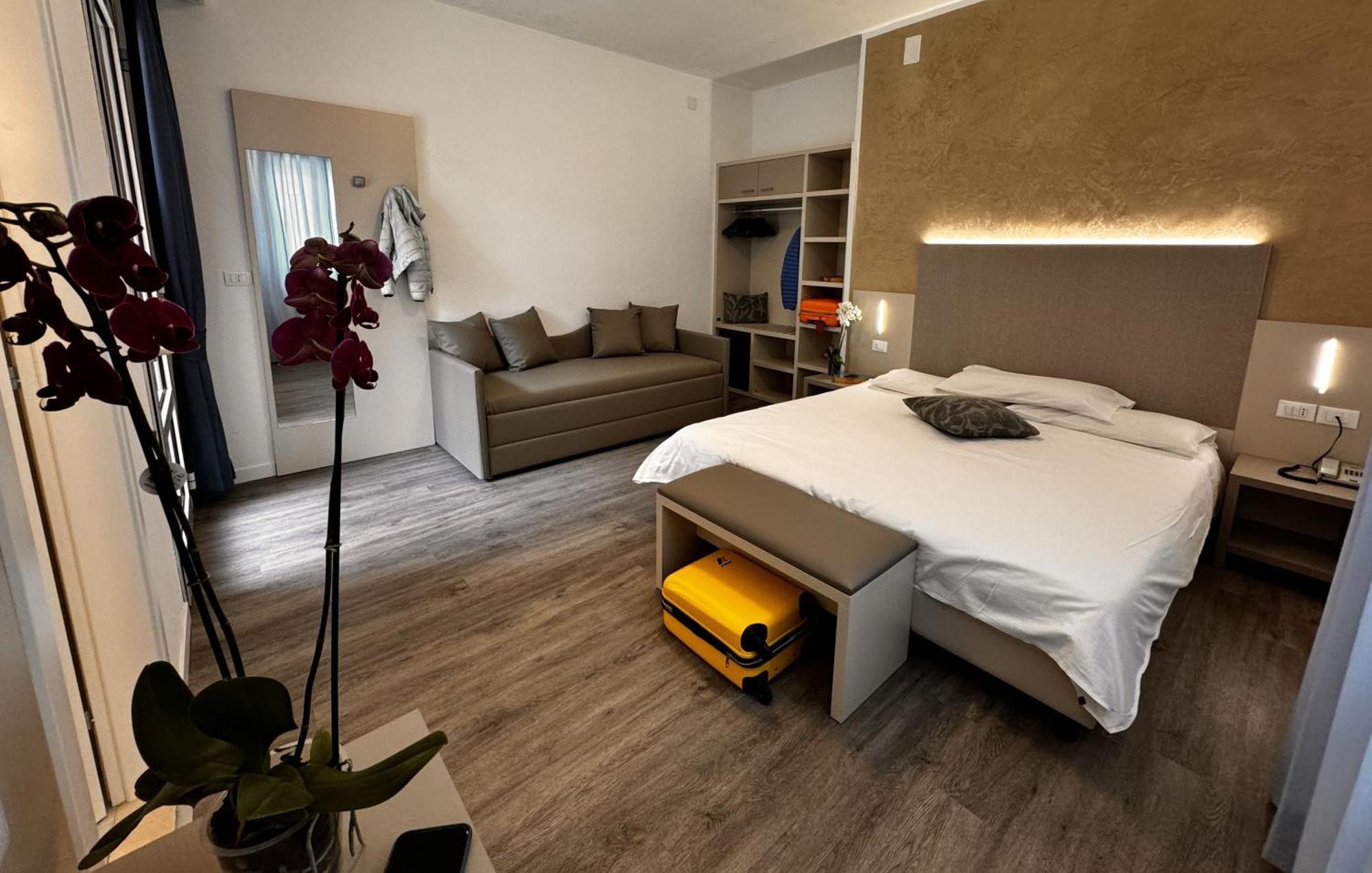 Hotel Etna Caorle Extérieur photo