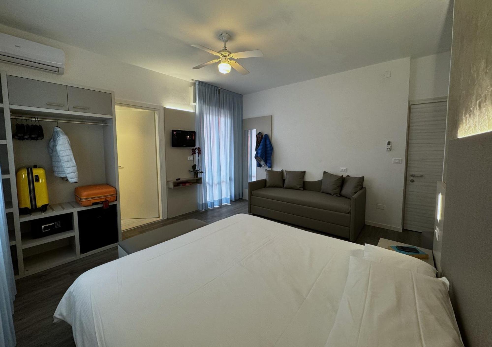 Hotel Etna Caorle Extérieur photo
